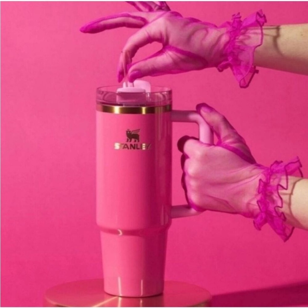 30oz Pink Parade Stanley The Quencher H2.0 Tumbler